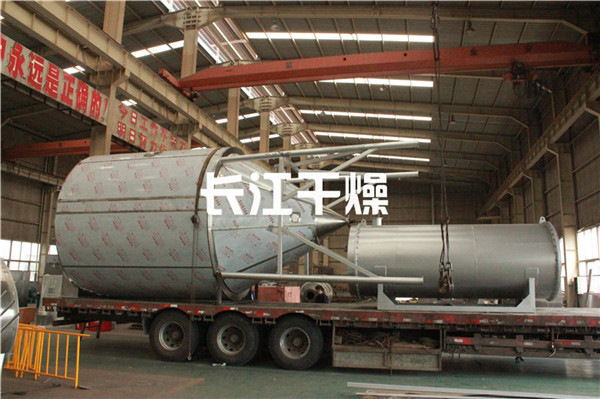 大型噴霧干燥機(jī)發(fā)車現(xiàn)場