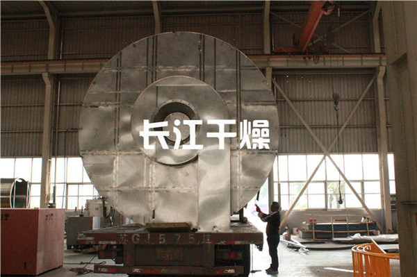 大型噴霧干燥機(jī)發(fā)車現(xiàn)場2